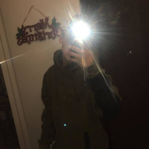 Meet your Posher, Daniel - Picture 1 of 1